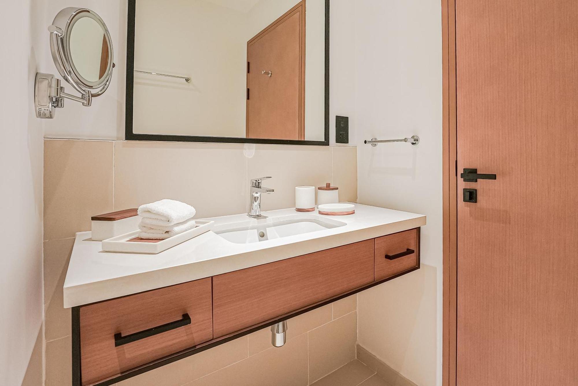 Modern 2Br High Floor Haven In Vida Dubai Marina Appartement Buitenkant foto