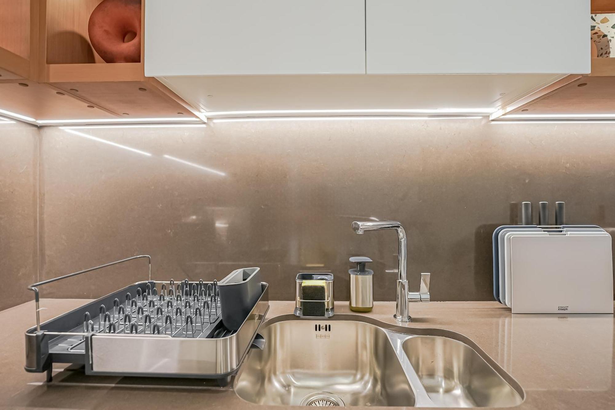 Modern 2Br High Floor Haven In Vida Dubai Marina Appartement Buitenkant foto